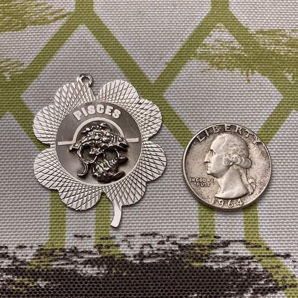 Heavy Sterling Silver PISCES SHAMROCK TWO FISHES PENDANT! Vintage Piece! - Picture 3 of 4